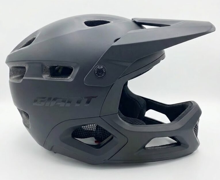 Casco Giant - Image 2