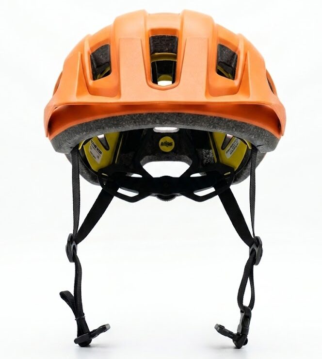 Casco Giant